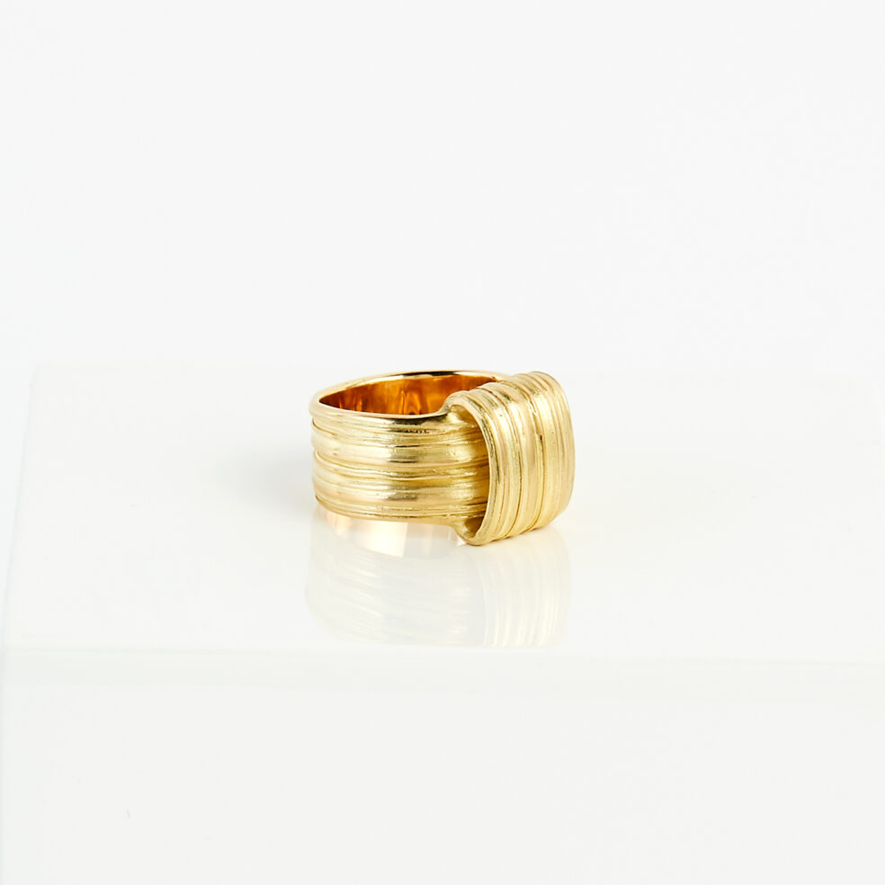 Flow Gold Ring