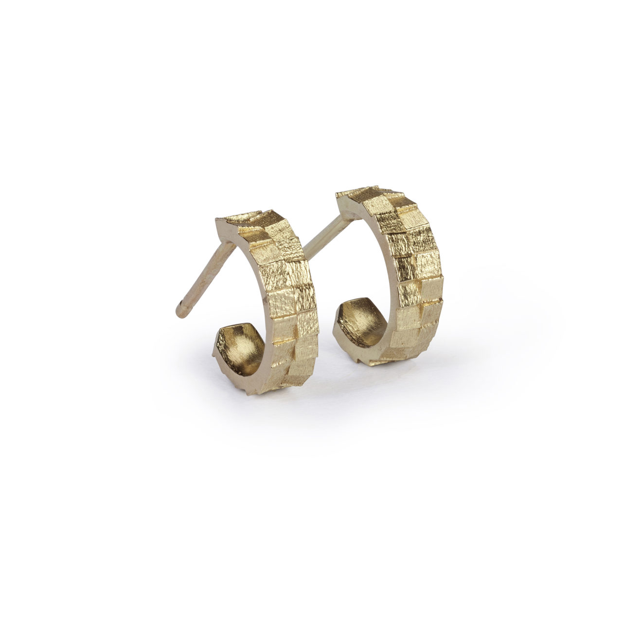 18 Karat Yellow Gold Double Square Hoop Huggie Earrings 18 Karat Yellow Gold Double Square Hoop Huggie Earrings – Objet d'Emotion