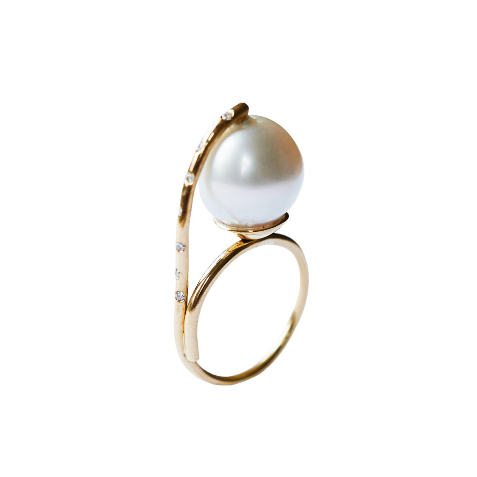 Elegant, Large South Sea Pearl Diamond Ring – Objet d'Emotion