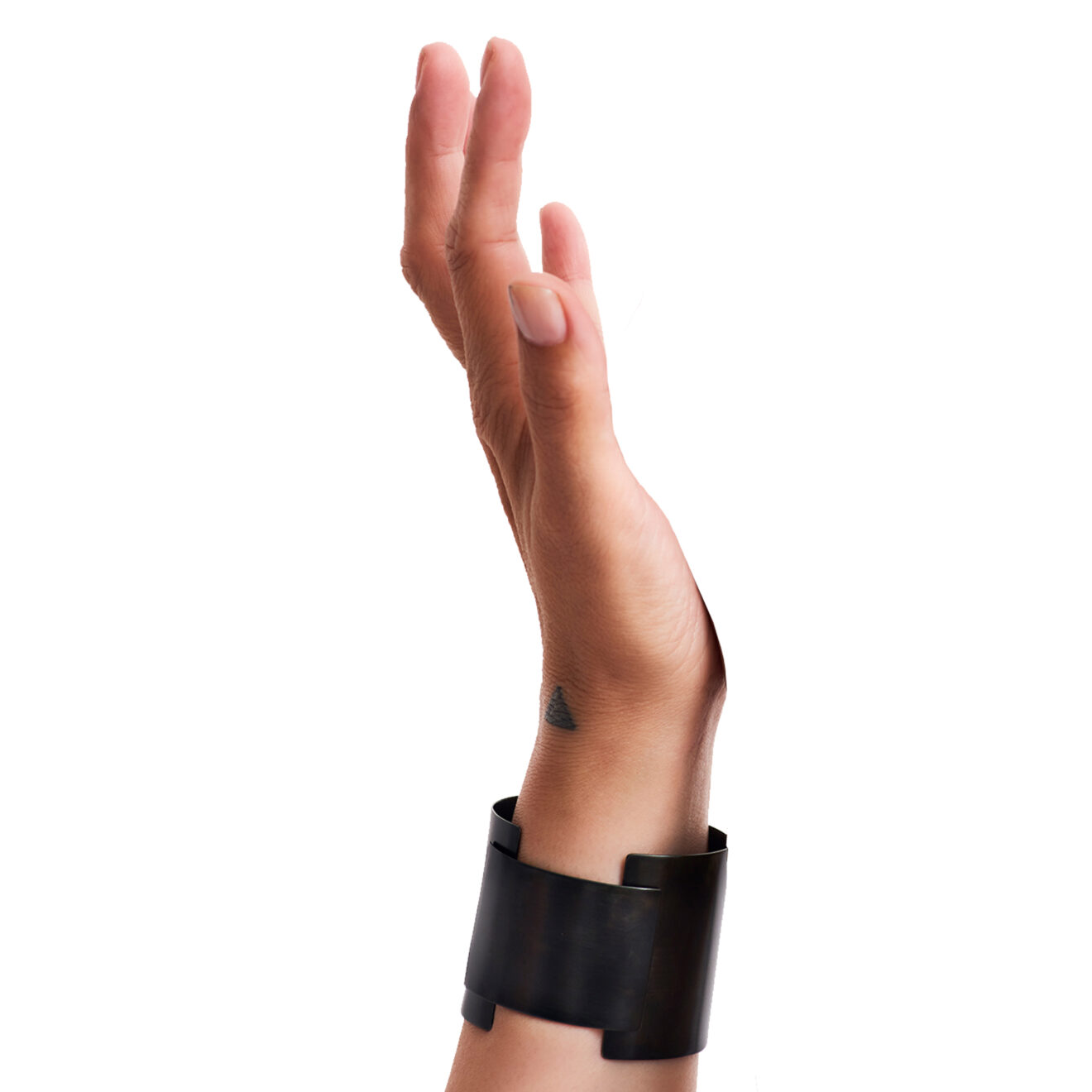 CLG cuff Magnetic, Oxidised Patinated Black Cuff – Objet d'Emotion