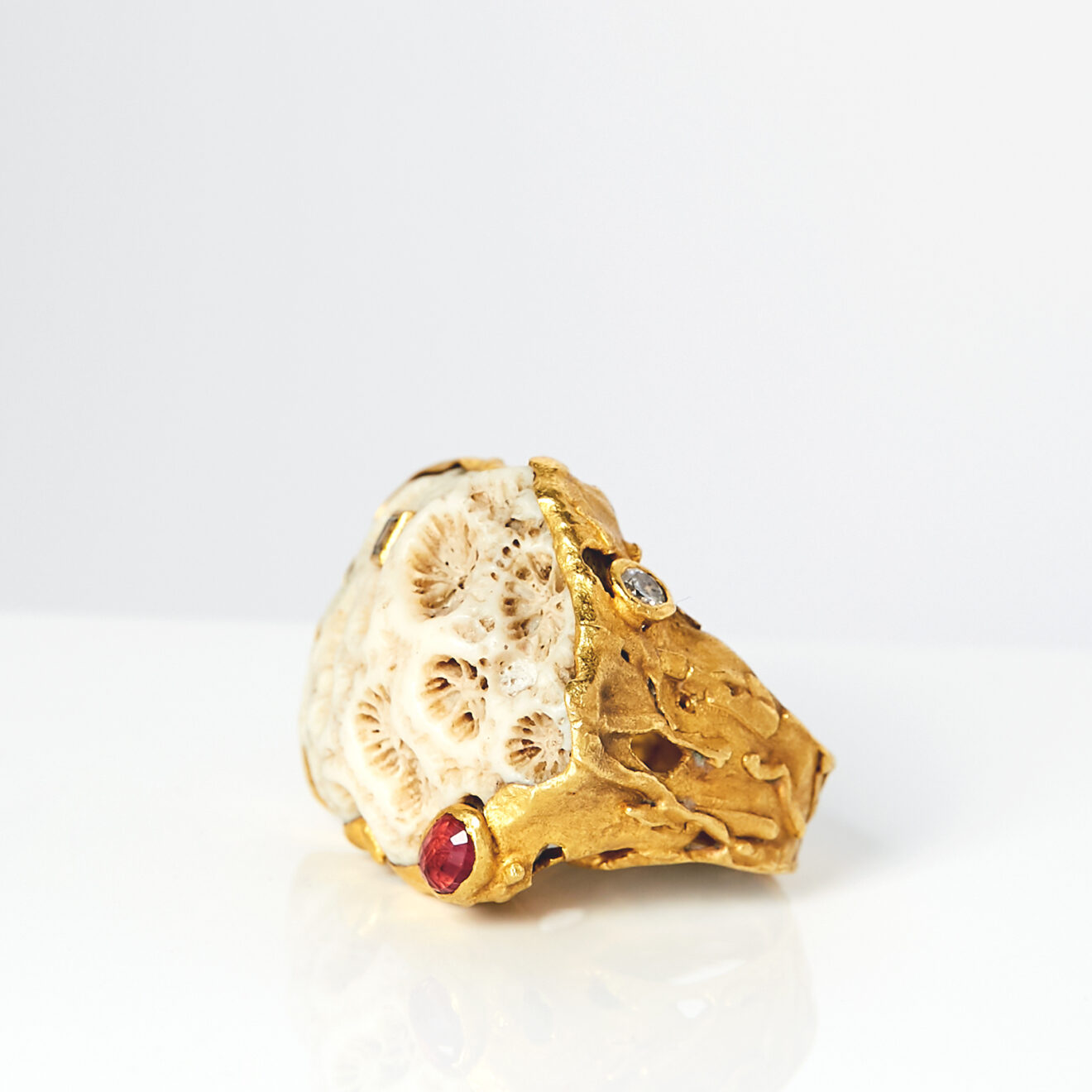 20211126_Valery_Photoshoot9607 Coral Ring