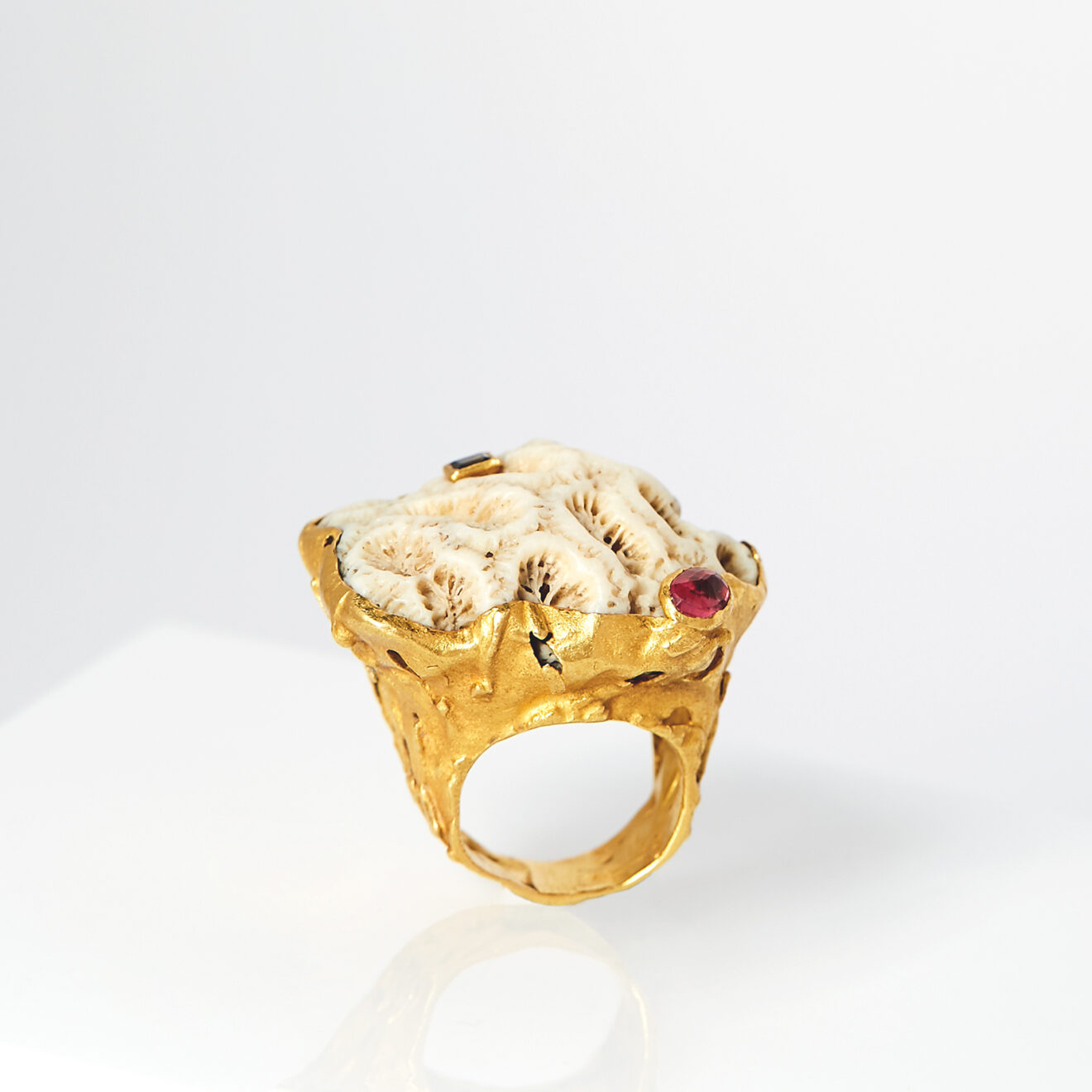 20211126_Valery_Photoshoot9617 Coral Ring