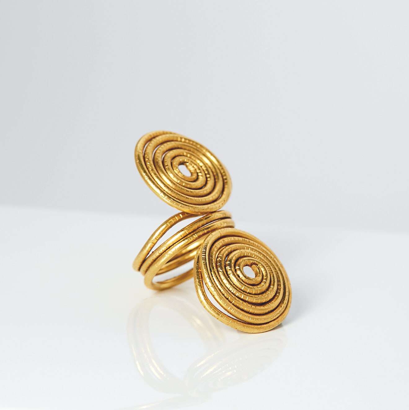 20211126_Valery_Photoshoot9622 Spiral Ring