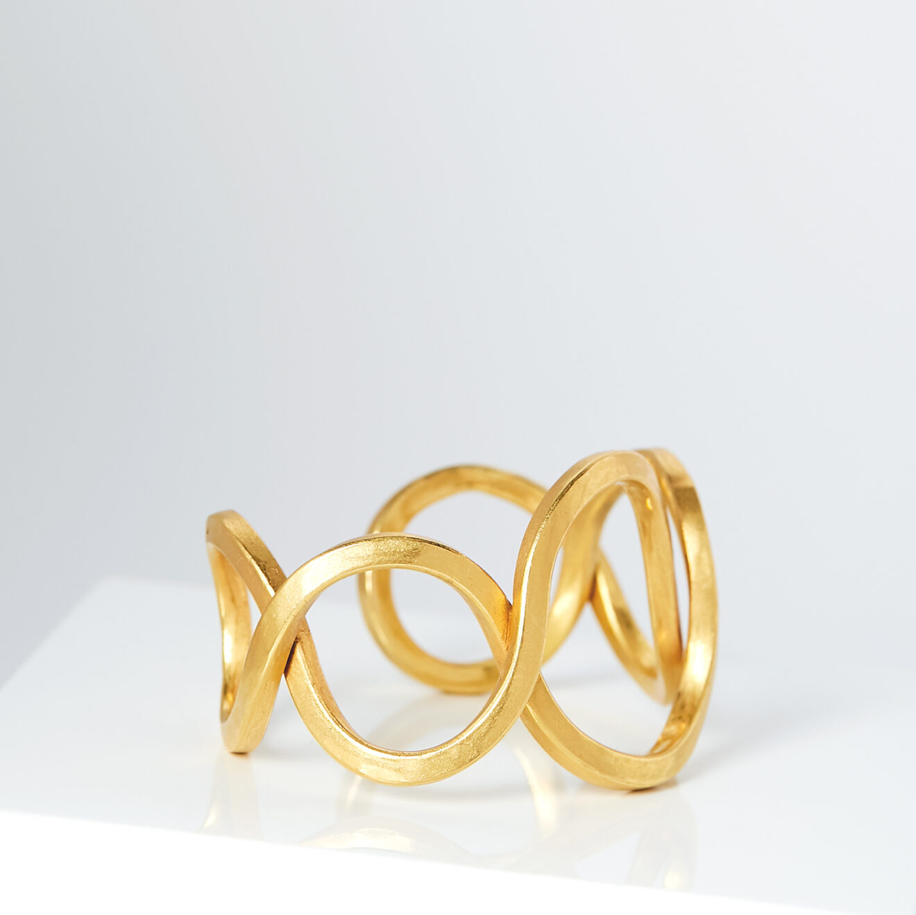 20211126_Valery_Photoshoot9627 Spiral Cuff