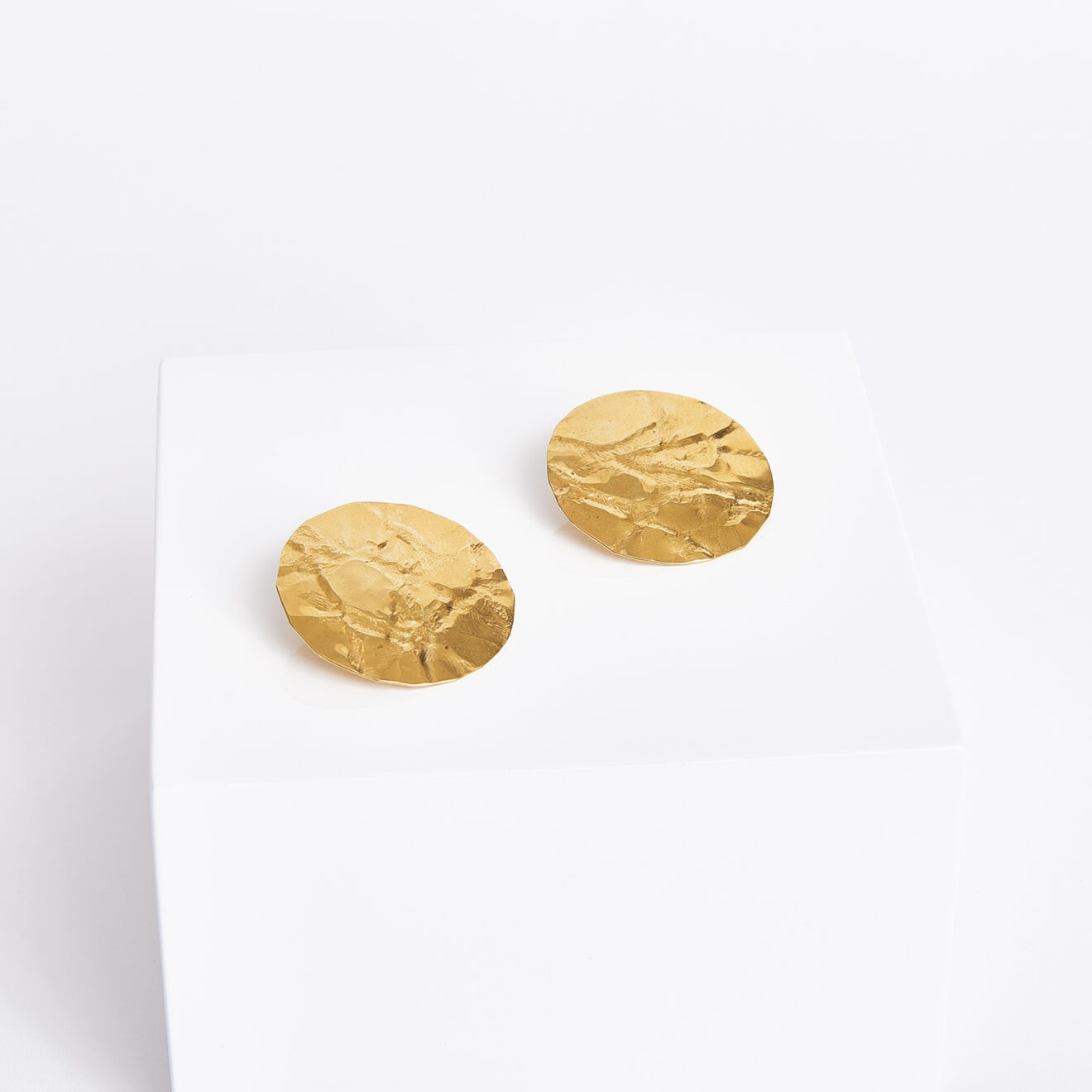 ACCESSORIES-OE1414.square Foil Disc Earrings