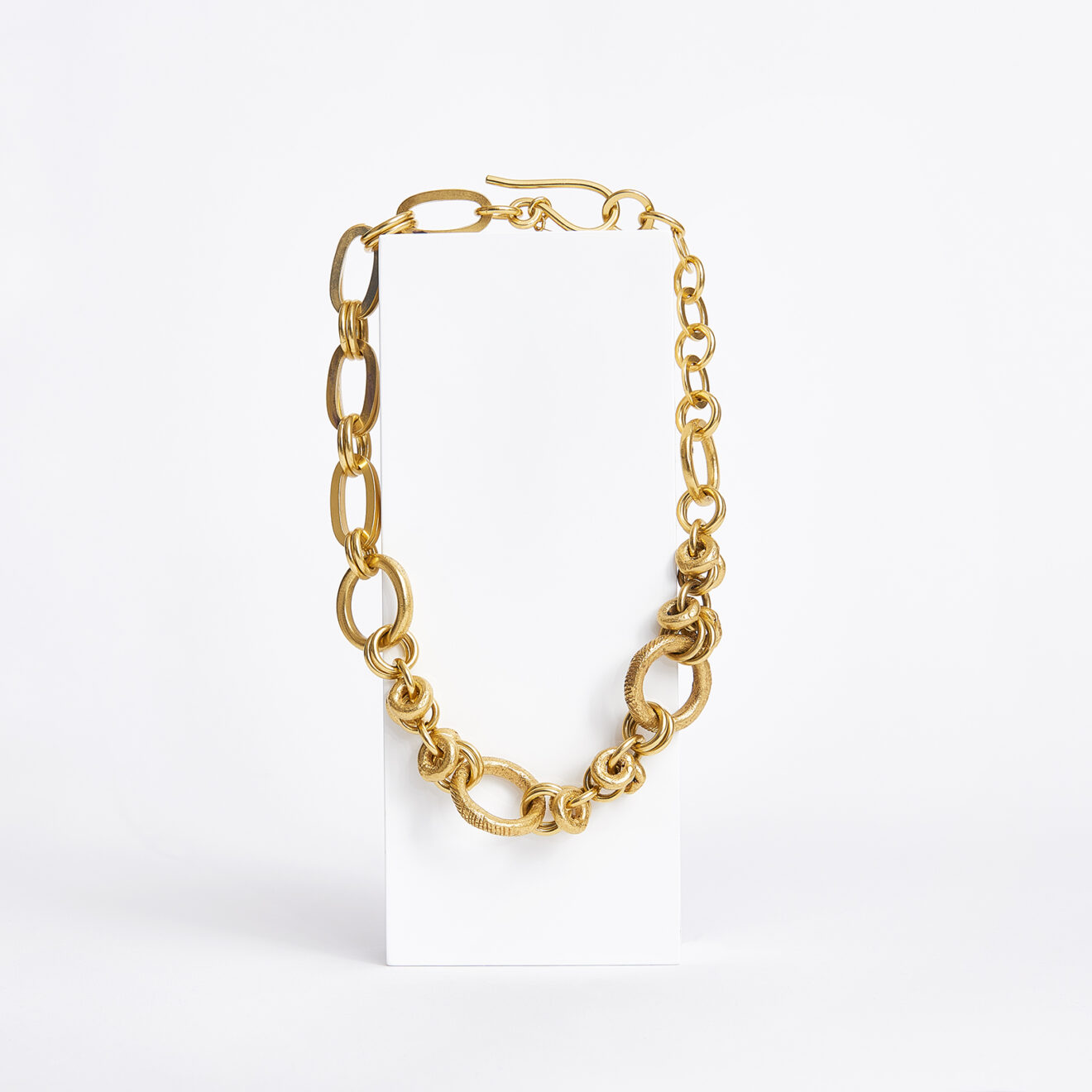 ACCESSORIES-OE1422.square Dela Necklace
