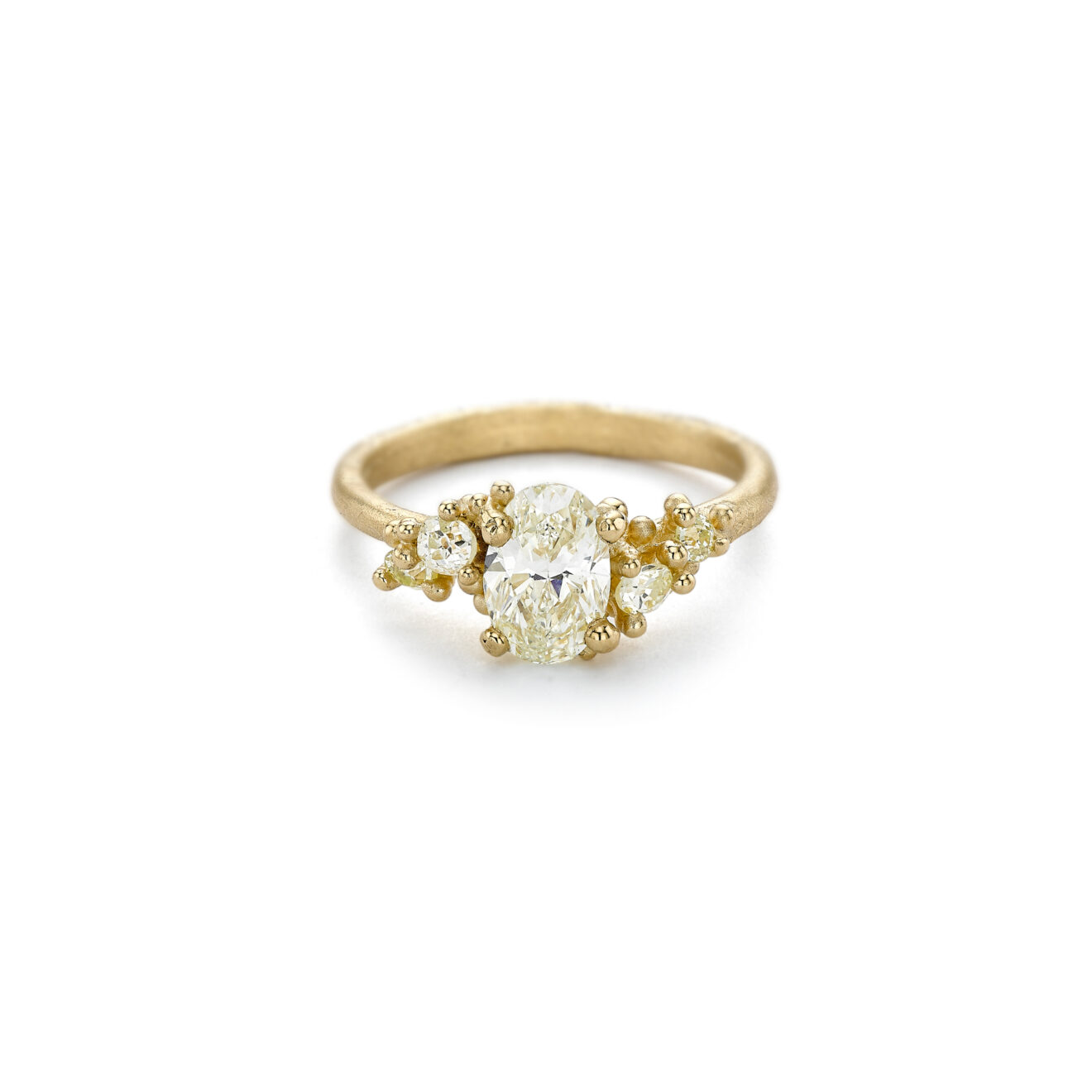 Contrast Cut Diamond Cluster Ring -HR39Y14Y Oval Diamond Encrusted Ring