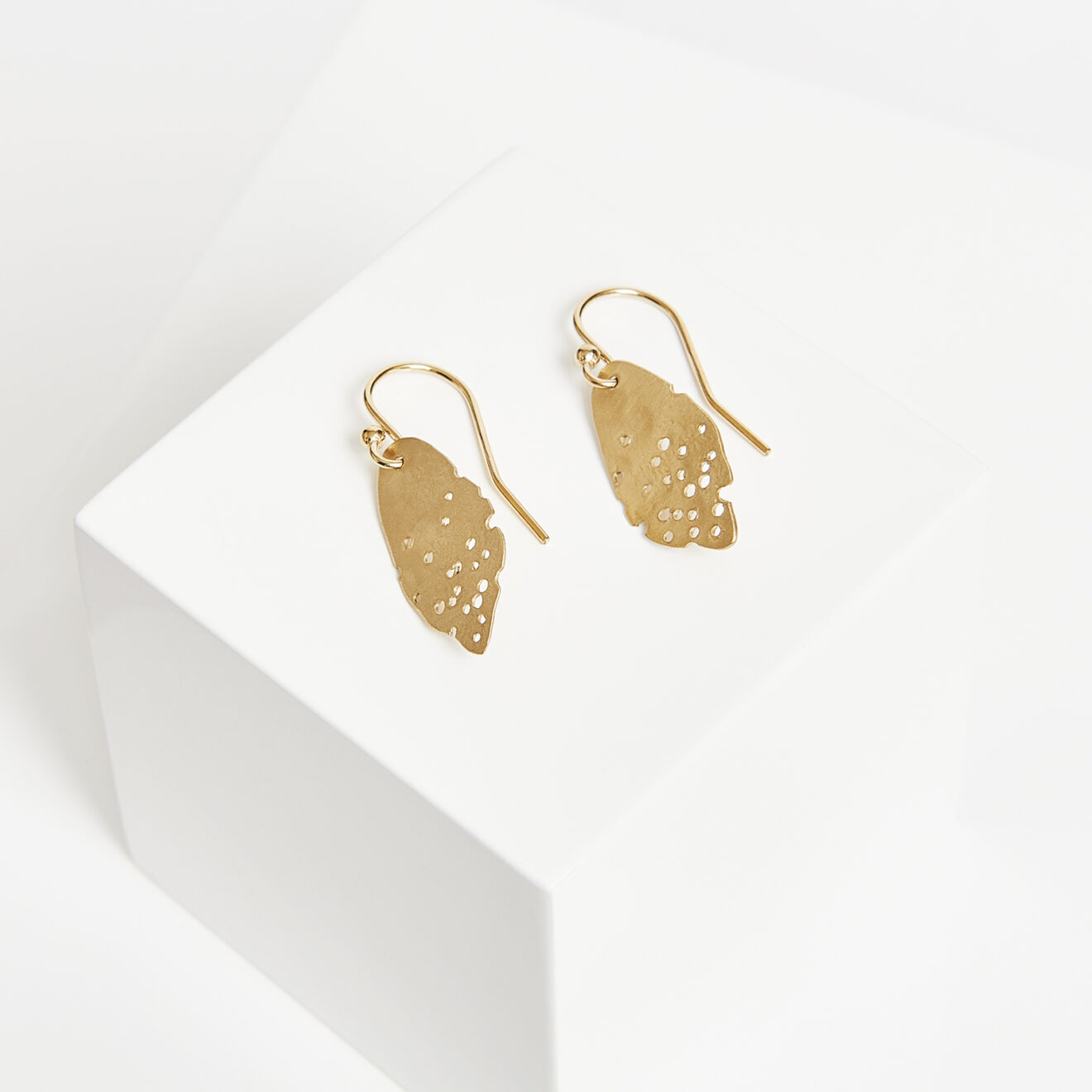 ACCESSORY-30296 Petite Leaf Earrings