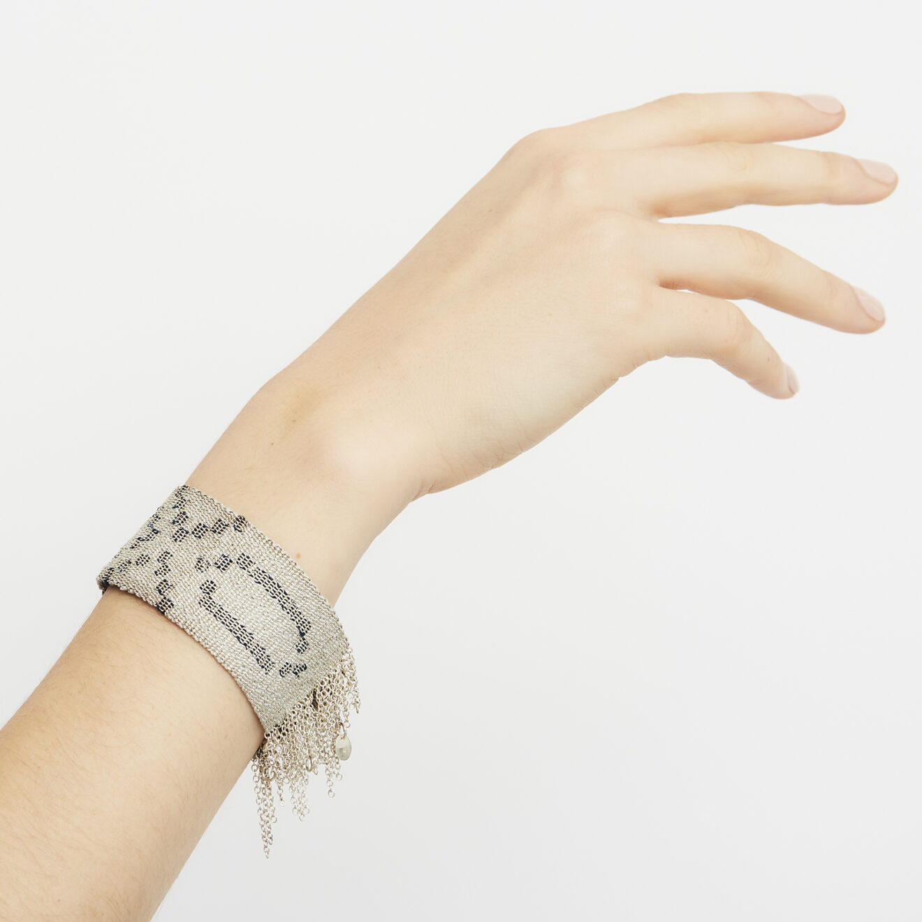 BODY-PARTS-OD-20948 Grey Motifs Bracelet