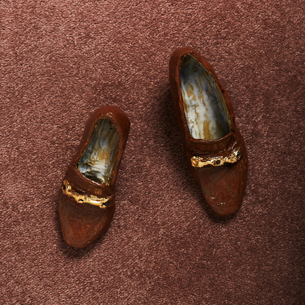 Vapiana Gold Shoe
