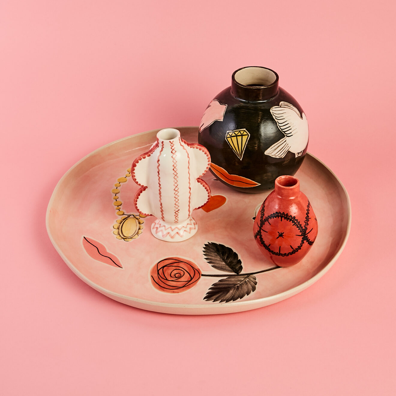 2022_01_11_Objet d’Emotion_15538 Valery in Wonderland Plate Pink