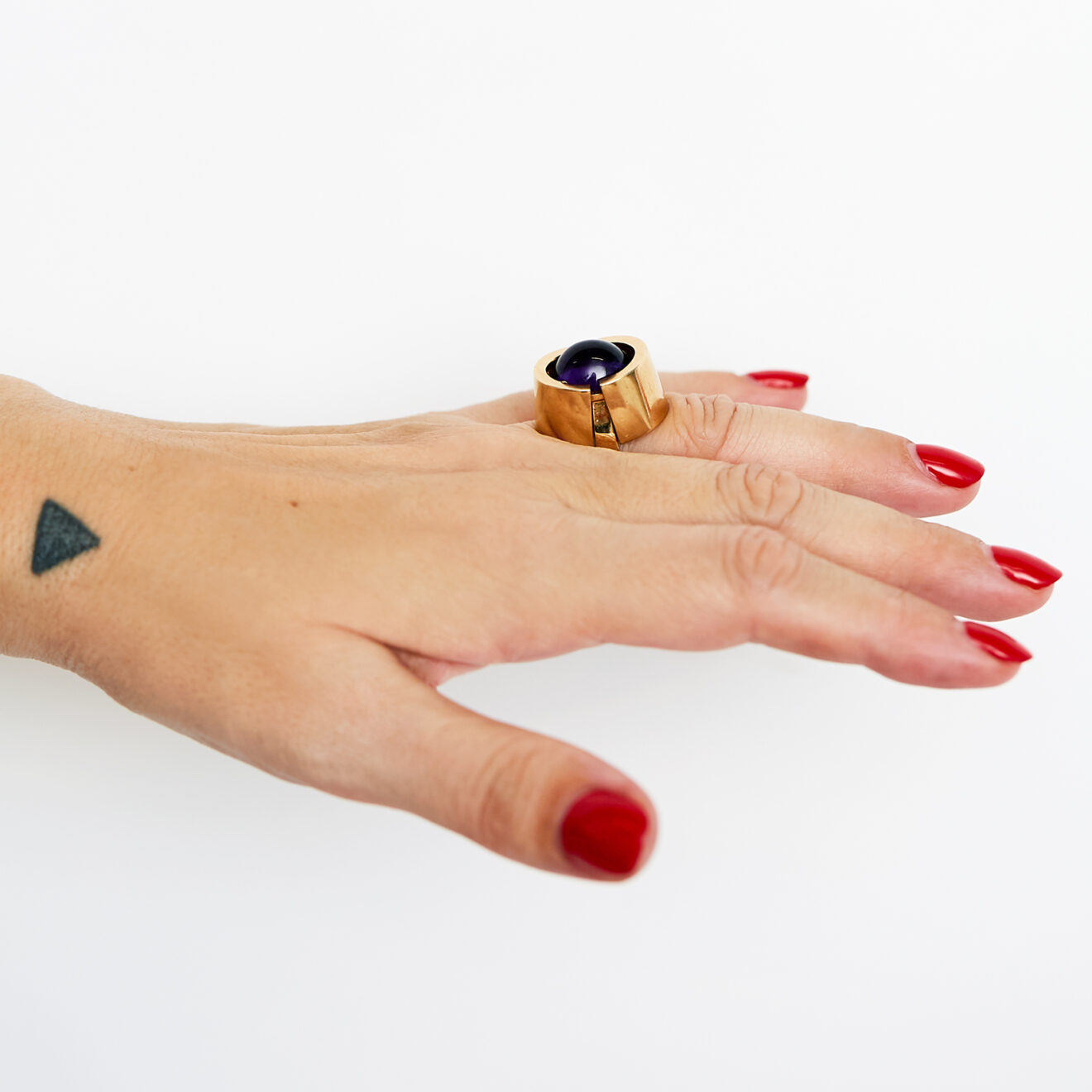 Amethyst Cabachon ring