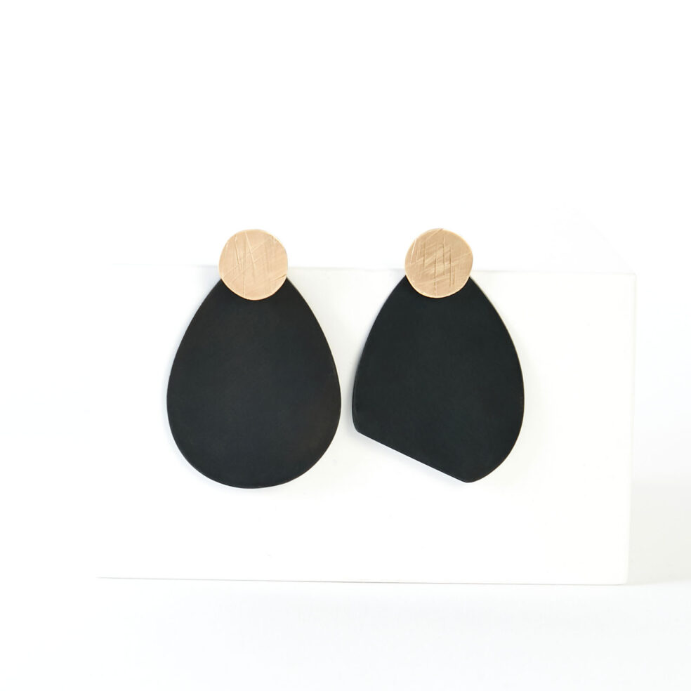 Wall Earrings in Black