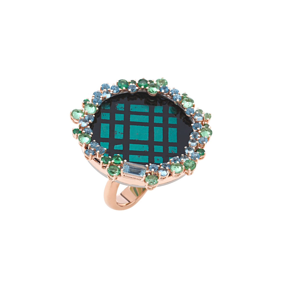 Twiggy in Green Ring