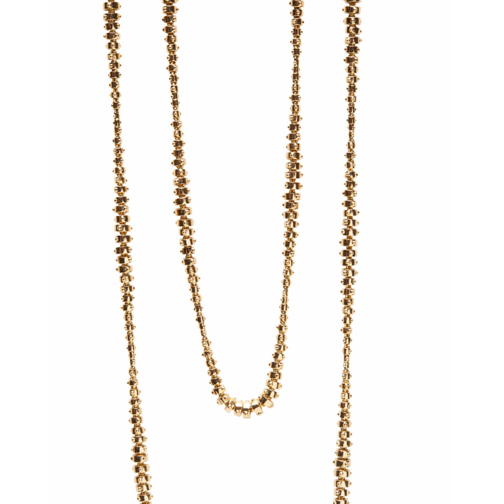 Sleek and Flexible Chain Necklace
