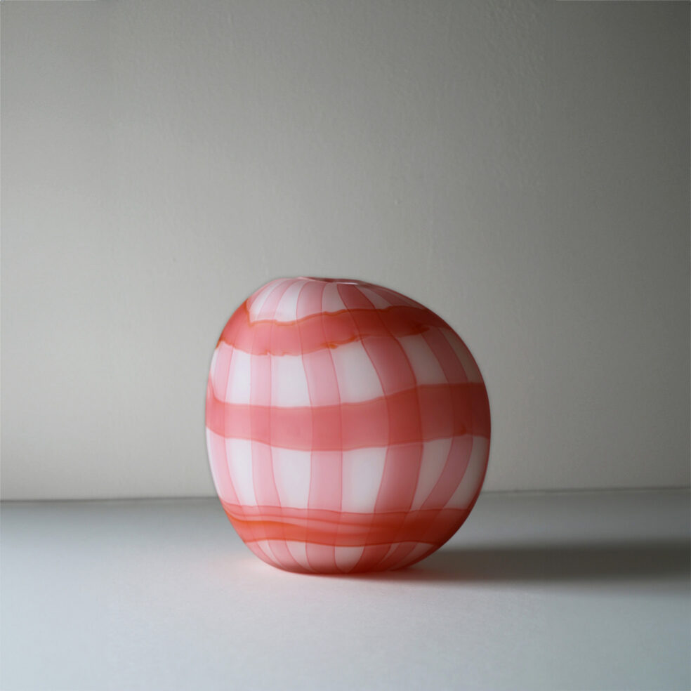 Gingham Vessel Small - Strawberry